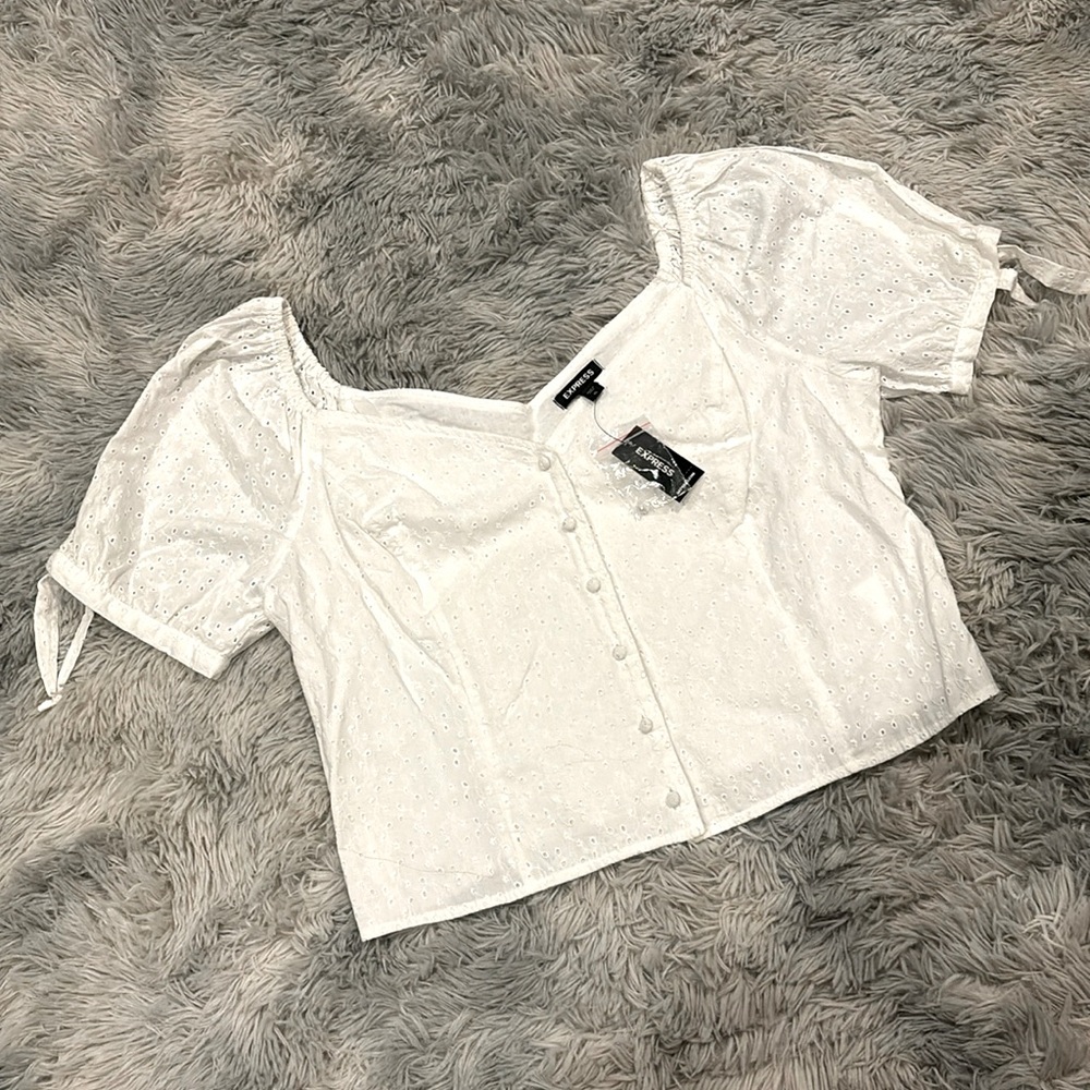 NWT Beautiful EXPRESS White XL Blouse! Classy! Summer! & It’s off the Shoulders
